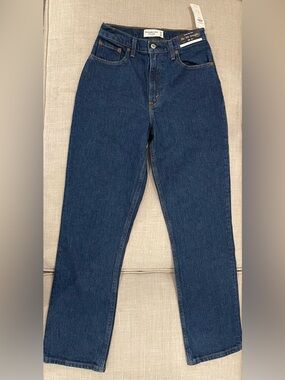 NWT Abercrombie & Fitch "Curve Love" Ultra High Rise '90s Straight jeans W 26